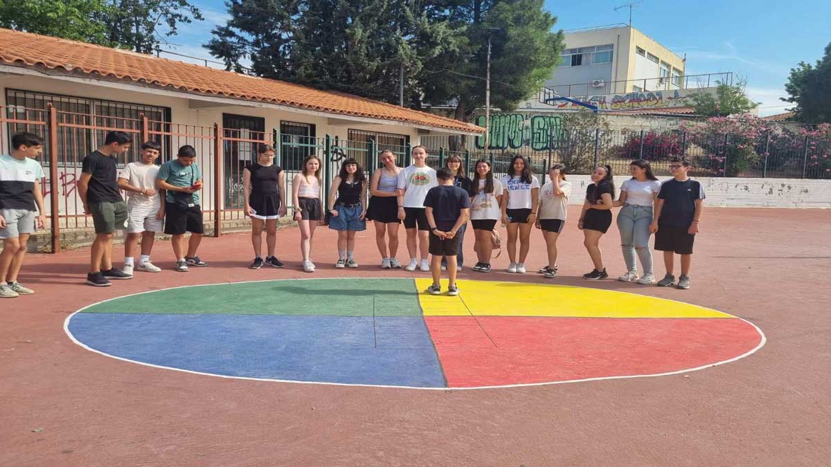 Ηλιακό Ρολόι στην Αυλή του Σχολείου μας